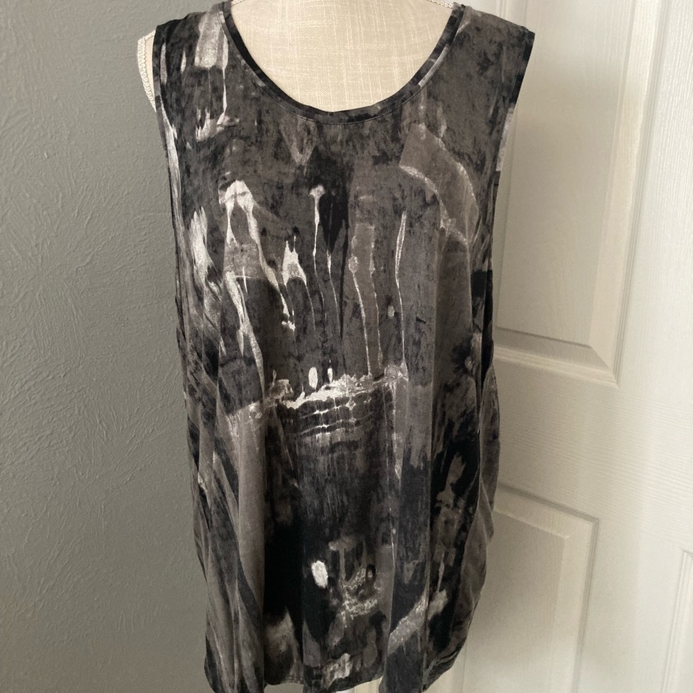 Size XL, Simply VeraVera Wang tshirt tank
